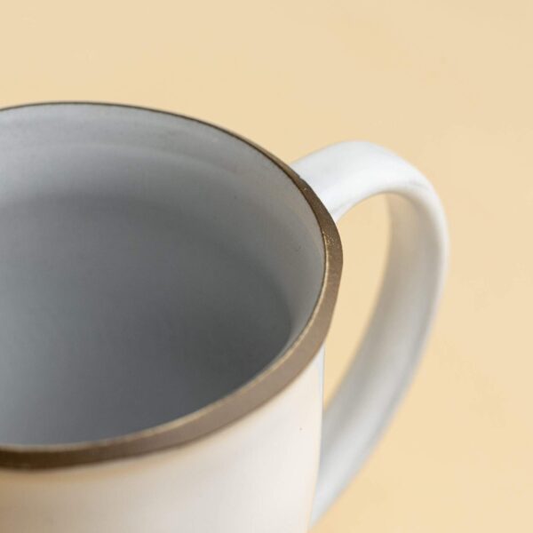 nosse ceramics rankų darbo keraminis puodelis, įkvėpta wabi-sabi filosofijos, pilka su juodu kraštu